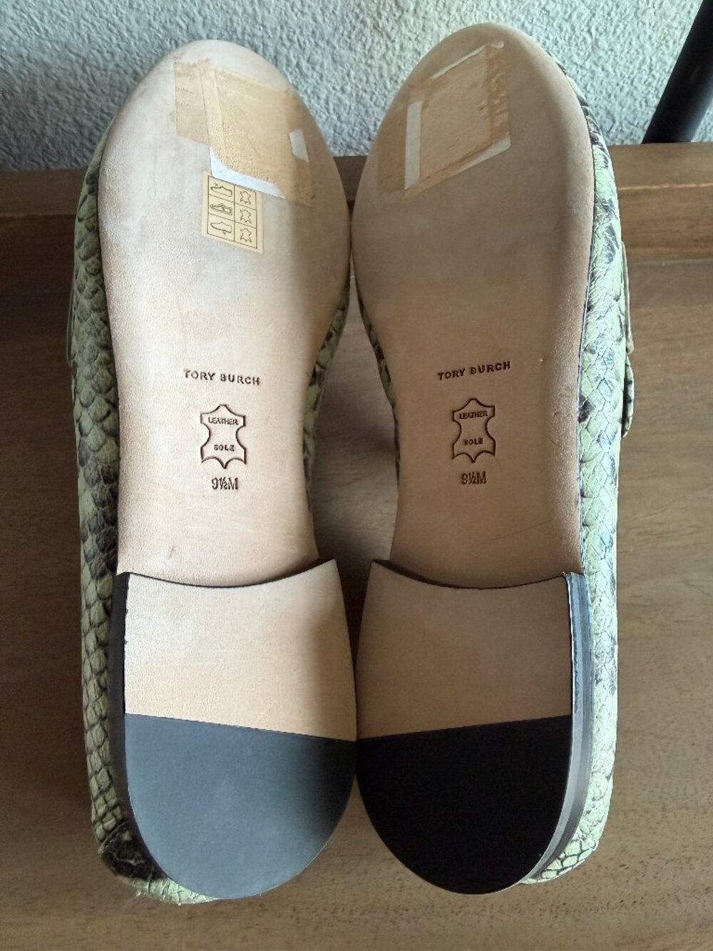 TORY BURCH Mini Everly Loafers in mint green snake print leather 9.5 NEW - Picture 7 of 8